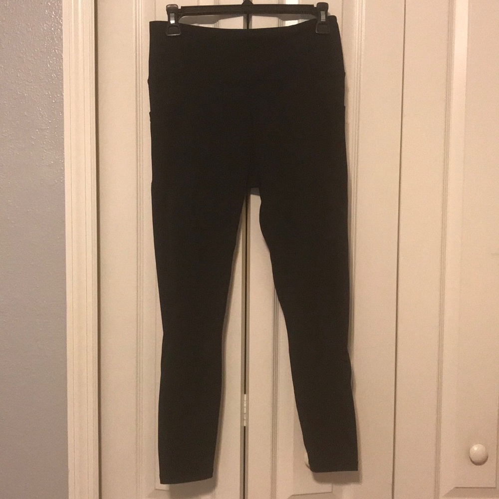 EUC Black Mesh Inset Yoga Pants, Sz L.